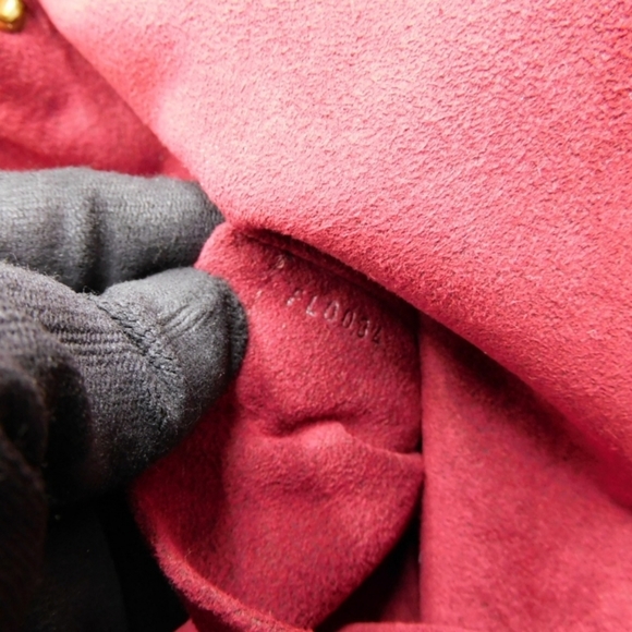 * sold BUY NOW Louis Vuitton Theda GM - Picture 7 of 8